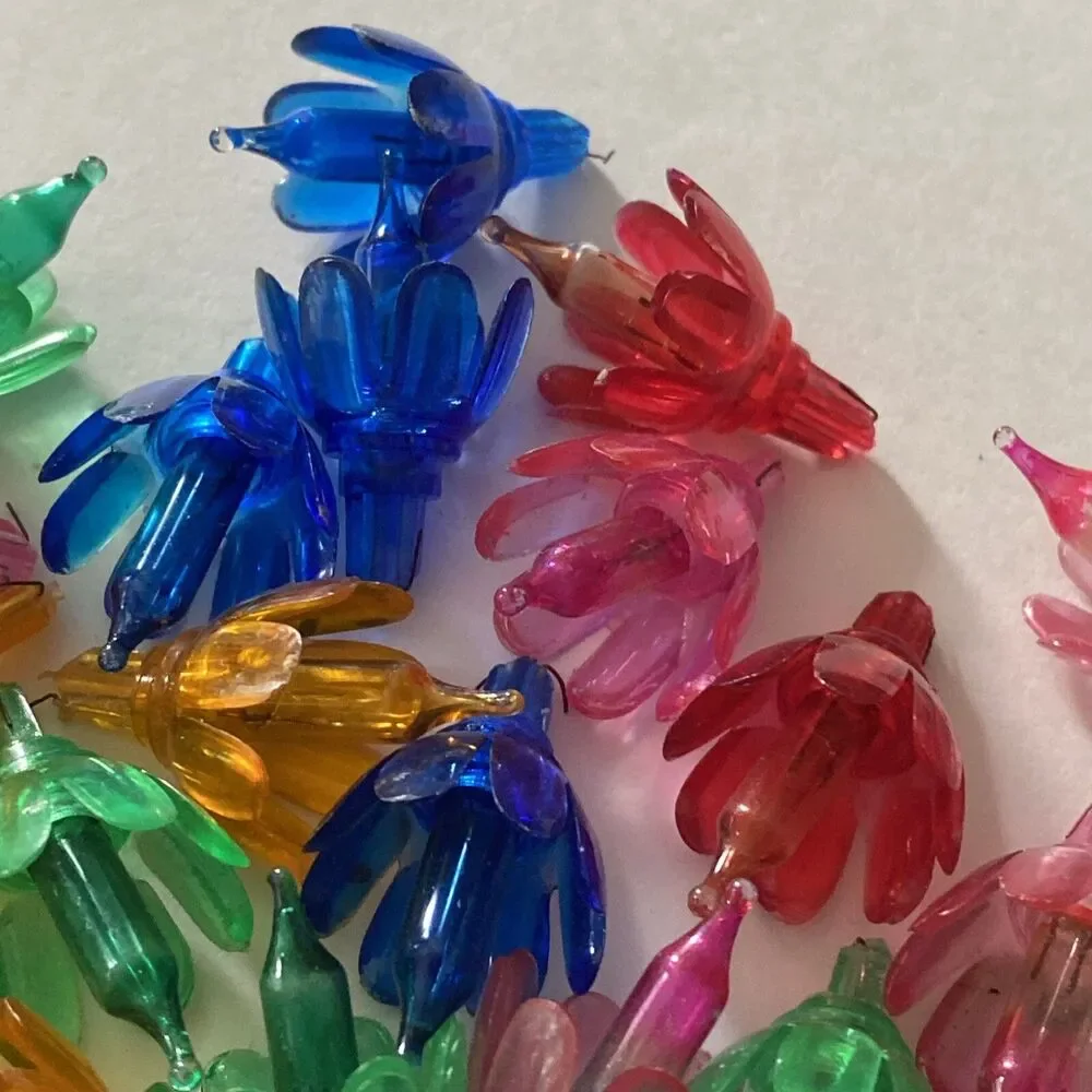 Christmas Floral Petal Plastic Light Covers (34) Reflectors w/ Bulbs Vintage